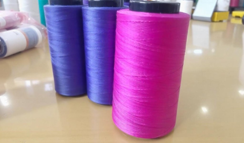Choosing Between Polyester vs Rayon Embroidery Thread: Best Tips