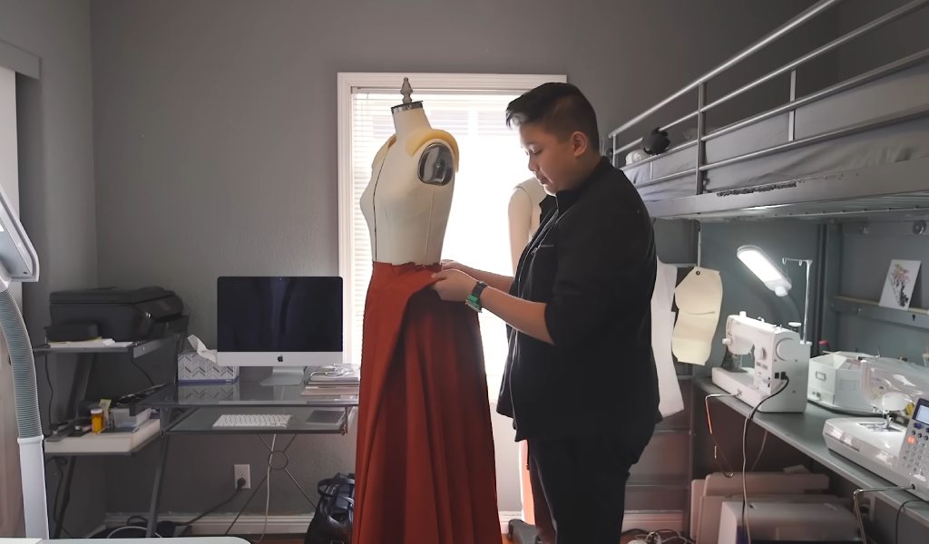 How Much Can a Fashion Designer Make in a Year? Key Salary Factors Revealed