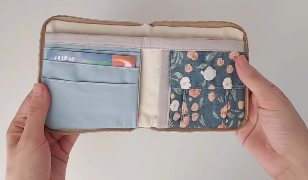 How to Make a Fabric Wallet with a Zipper for Daily Use