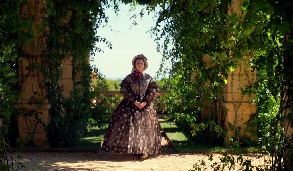 Key Elements of Victorian-Era Women’s Clothing