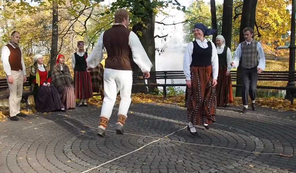 Traditional Clothing in Latvia: A Cultural Heritage Revealed