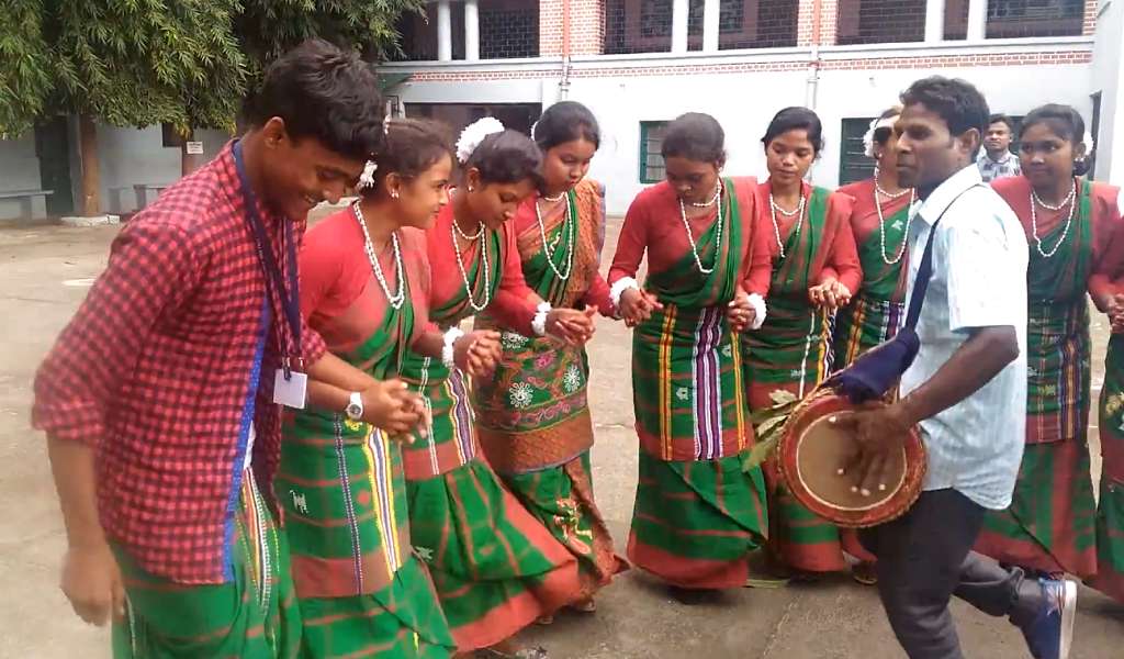 Traditional Clothing in Jharkhand: Cultural Heritage Unveiled