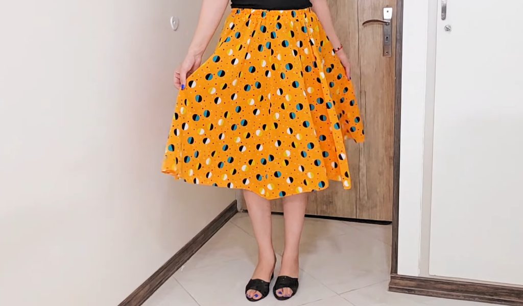 What Is a Flared Skirt