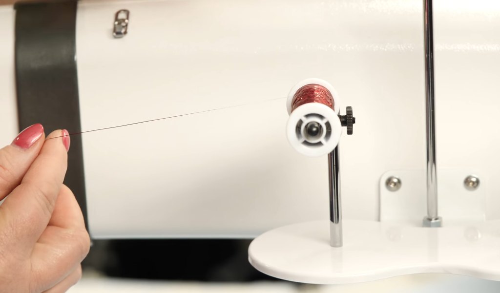 Horizontal Spool Pin