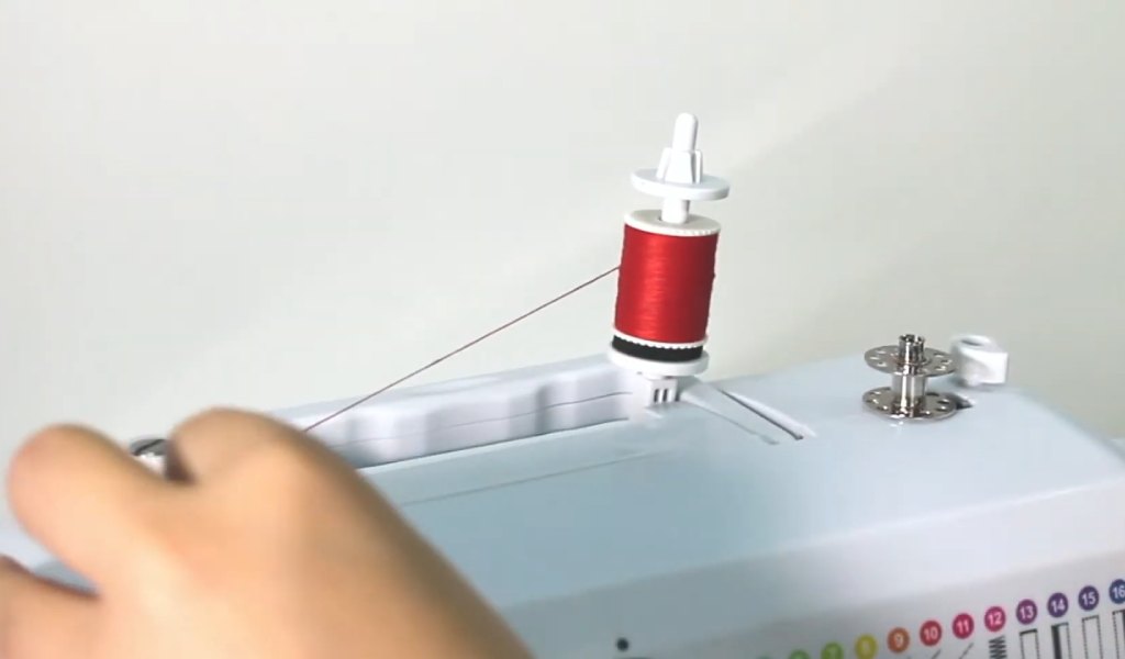 Vertical Spool Pin